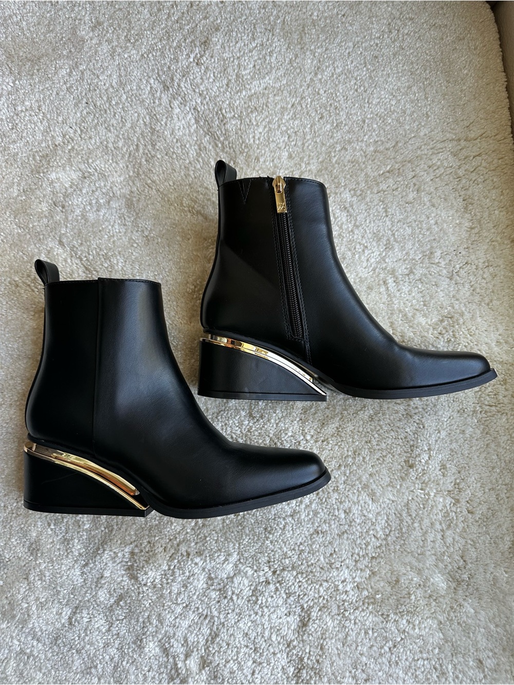New NY&Co Women's Black Leather Ankle Boots - Classic Zip Bootie size 5.5